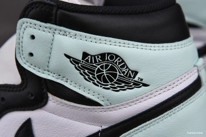 HYPE Retro Jordan High 1 Igloo 861428-100 0807
